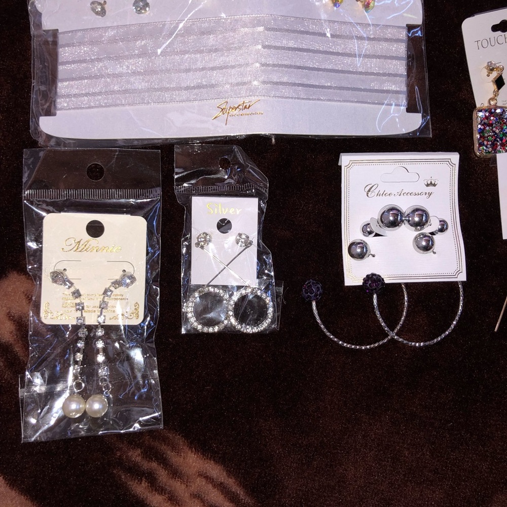 FREE GIFTS W/PURCHASE! - Picture 3 of 5